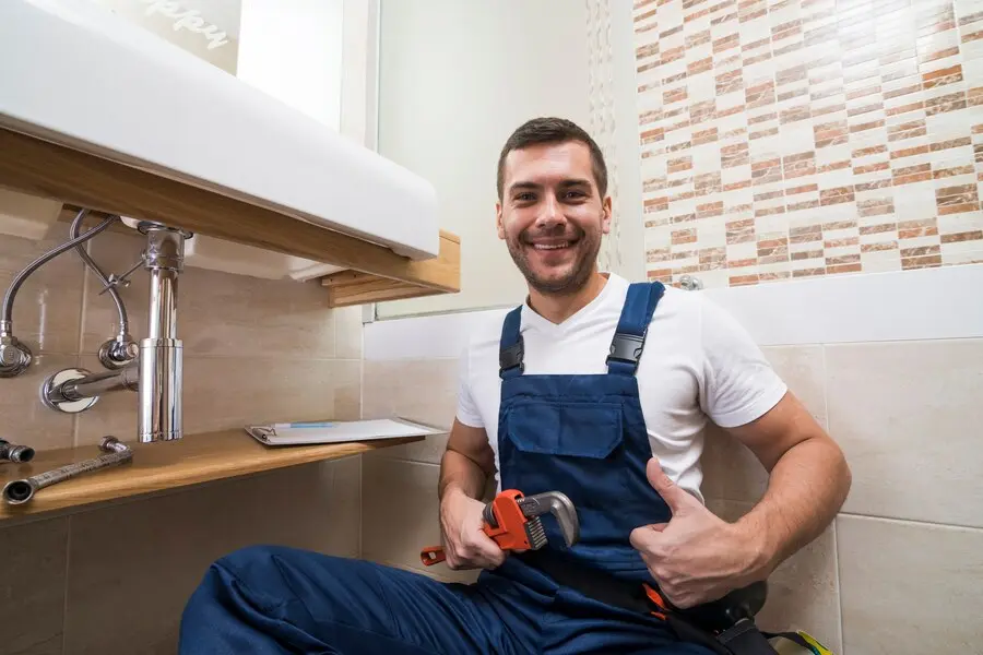 sanitary-technician-gesturing